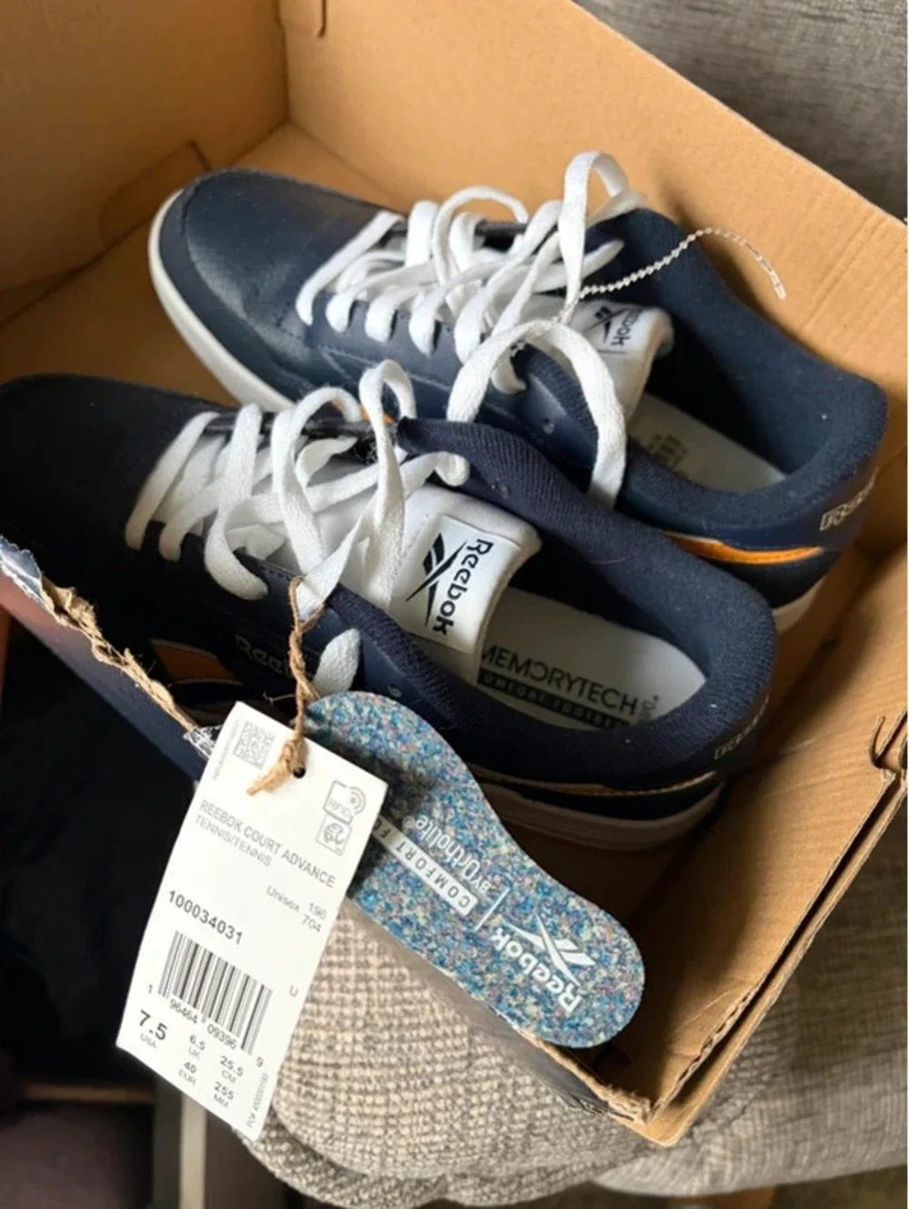 NWT Reebok sneakers navy & gold 7.5